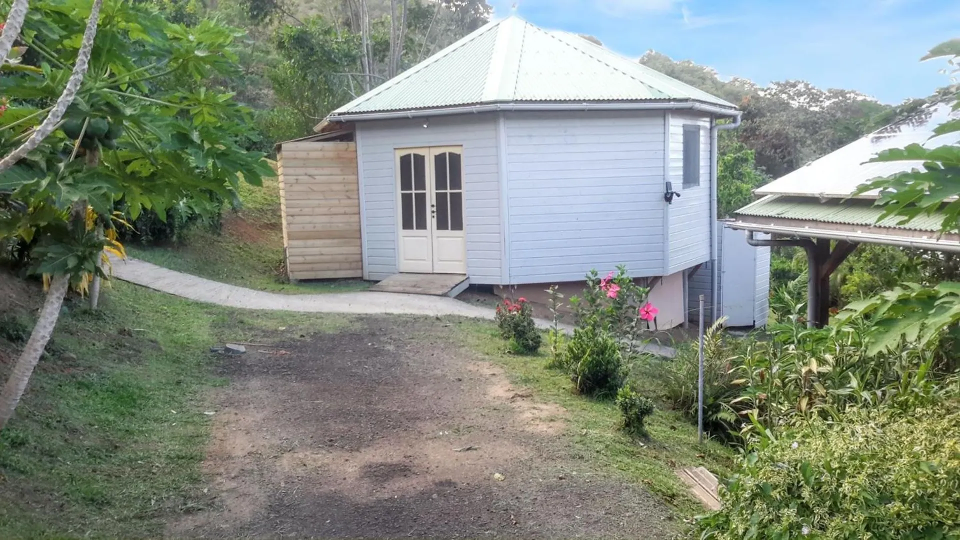 Vakantiehuis Bungalow Charmant Au Robert Avec Piscine Partagee Le Robert Martinique